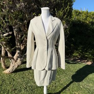 Valentino Boutique Vintage Skirt Suit Cream Viscose Boucle Peplum Blazer Size 10
